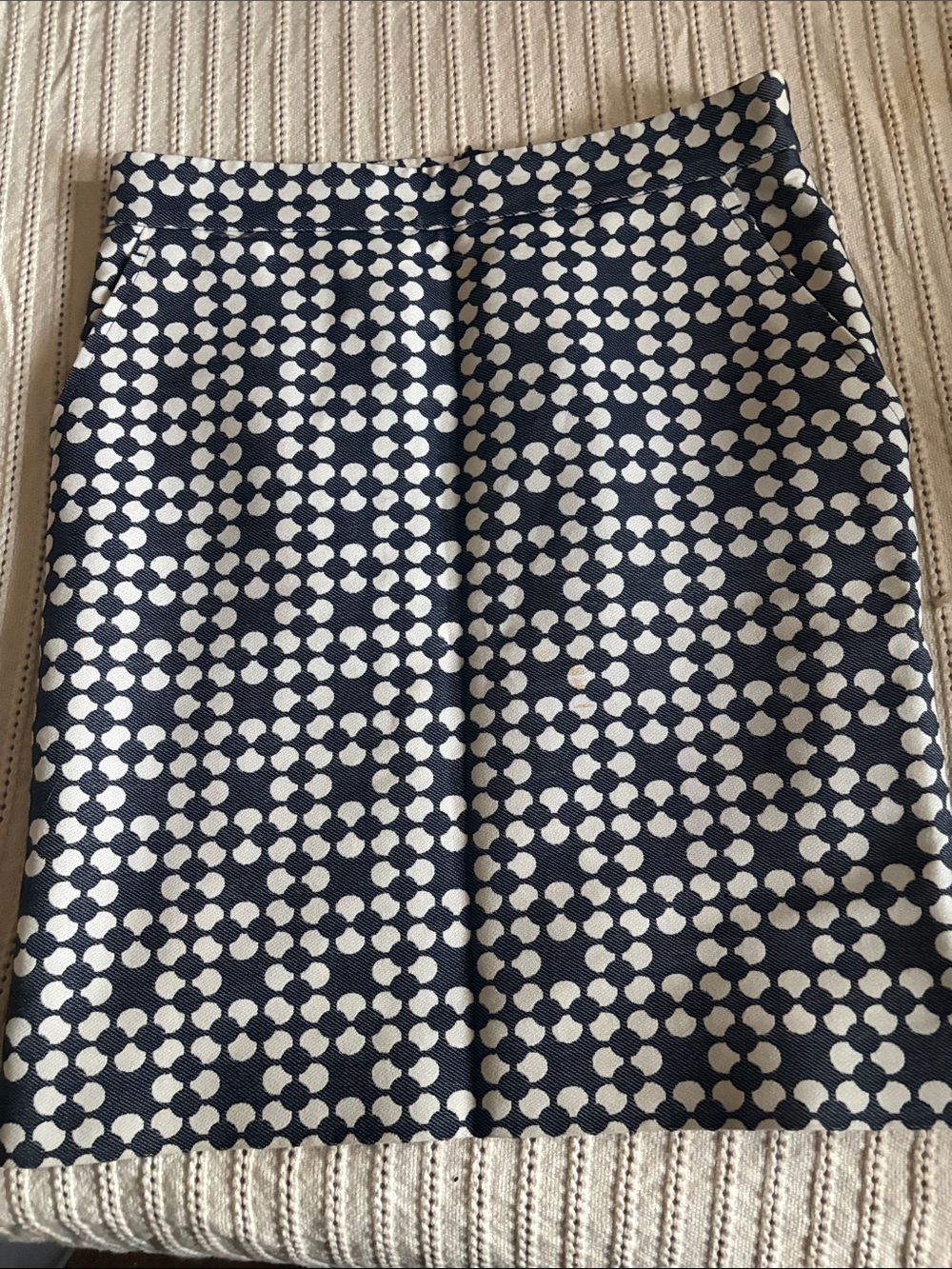 Akris Punto Navy and White Dot-Print Pencil Skirt very versatile! Size 12